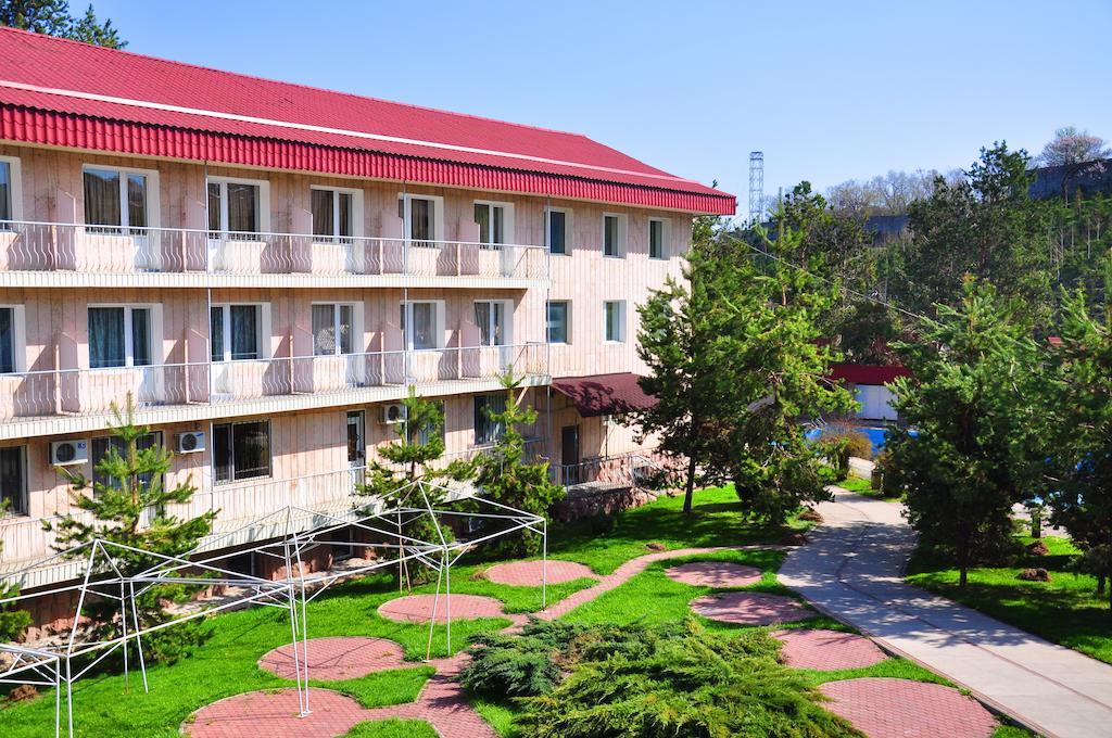 Olympica Hotel Almaty Esterno foto